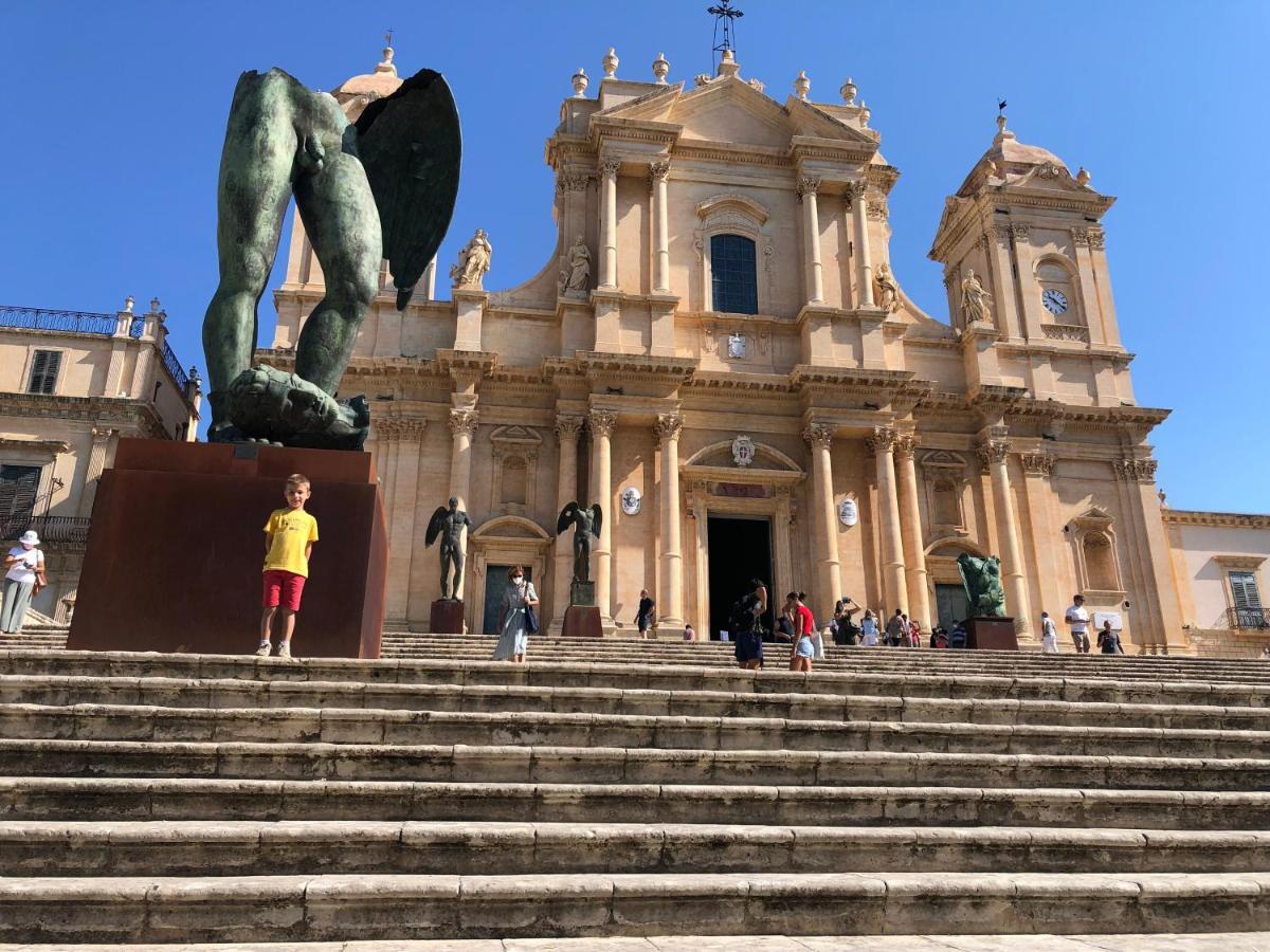Tannur Del Carmine Villa Noto Exterior foto